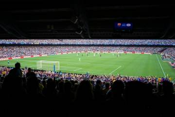 王媛媛和加拉塔萨雷队友卢卡西克热聊｜IM电竞官方网站（配图示意）